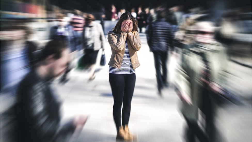 ansiedad en adolescentes, psicóloga de adolescentes, TCC adolescentes, crisis de pánico adolescente, terapia cognitivo conductual ansiedad, TCC adolescentes